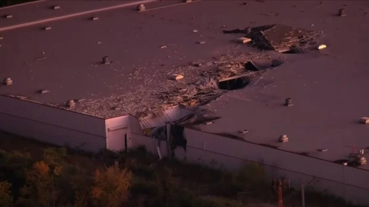 UPS Cargo Plane Crash: Kentucky में बड़ा हादसा, 7 लोगों की मौत, कई घायल